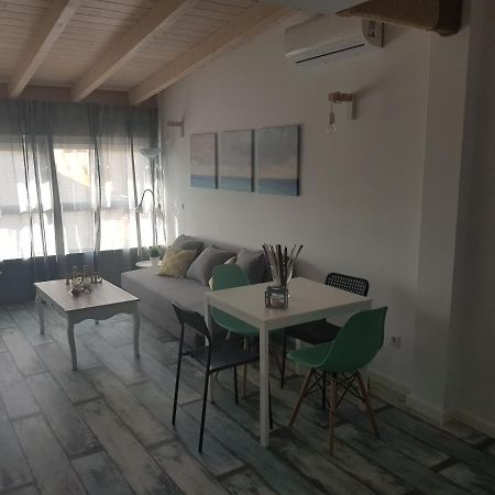Apt 5 - Apartamento En La Playa De El Palo مالقة المظهر الخارجي الصورة